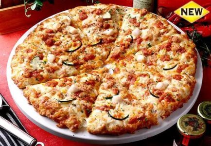 ピザーラ-紅ズワイのグルメクォーター-カニとオマール海老ソースの贅沢ピザ-トッピング