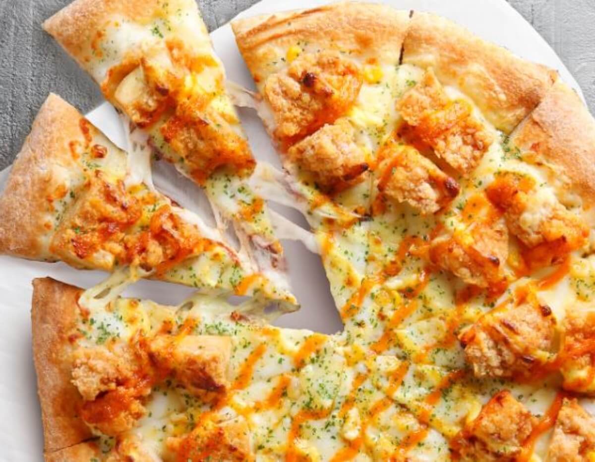ピザハット-ザクごろチキンのオーロラソースピザ-アイキャッチ